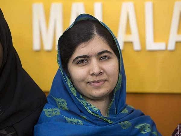 பாகிஸ்தானில் 12 பள்ளிகளுக்கு தீ வைப்பு: மலாலா கடும் கண்டனம்