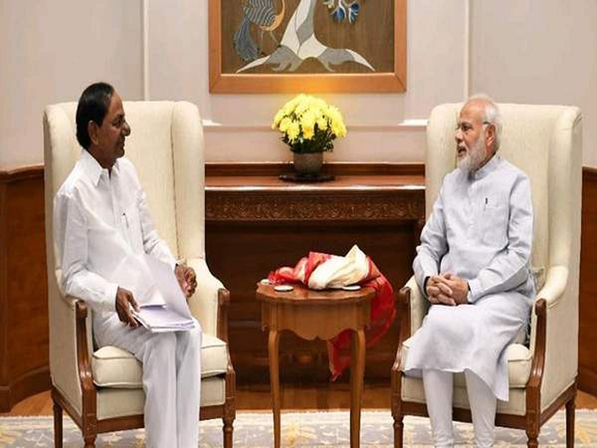 பிரதமர் நரேந்திர மோடியுடன் தெலங்கானா முதல்வர் சந்திரசேகர ராவ் சந்திப்பு