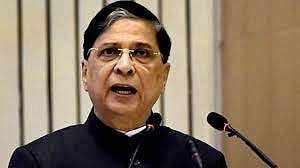 நூறாண்டு காலம் வாழ்க என்று வழக்குரைஞர்கள் பாடியதை தடுத்து நிறுத்திய தீபக் மிஸ்ரா