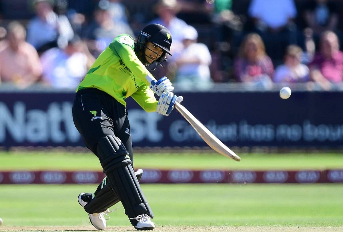 மீண்டும் அரை சதம்: இங்கிலாந்து டி20 லீக் போட்டியில் பல சாதனைகளை நிகழ்த்தி வரும் இந்திய வீராங்கனை மந்தனா!