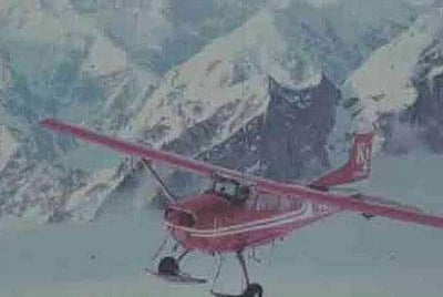 அமெரிக்காவில் சிறிய ரக சுற்றுலா விமானம் விபத்து; 4 பேர் பலி