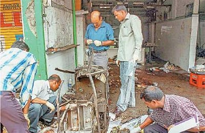 ஹைதராபாத் இரட்டை குண்டு வெடிப்பு: இருவருக்கு மரண தண்டனை