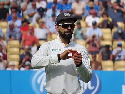 விராட்கோலியின் டிஆர்எஸ் தேர்வு குறித்து இங்கிலாந்து முன்னாள் கேப்டன் விமரிசனம்!