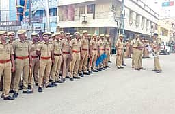 போலீஸாருக்கு 8 மணி நேரப் பணி: உள் துறைச் செயலா் பதிலளிக்க உத்தரவு