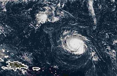 ஆபத்தில் அமெரிக்கா: புளோரிடாவைத் தாக்கும் டொரியன் புயல்!