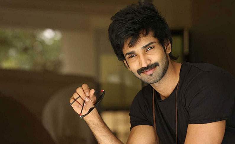 வில்லனா நடிக்க லஞ்சம் தரவும் முன் வந்தாங்க! நடிகர் ஆதி கலகலப்பான பேட்டி!