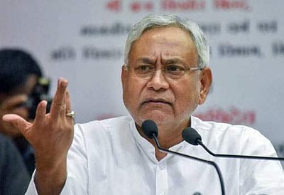 பிகார் முதல்வர் நிதிஷ் குமார் எய்ம்ஸ் மருத்துவமனையில் அனுமதி