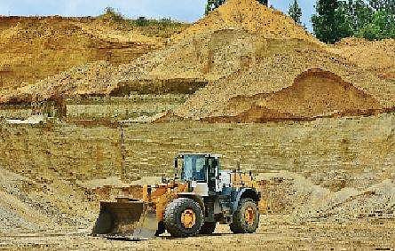 மலேசியாவிலிருந்து கப்பலில் இறக்குமதி மணல்; எண்ணூர் துறைமுகத்தை நாளை வந்தடைகிறது: கட்டுமானத் தொழில் மீண்டும் சூடுபிடிக்கும்