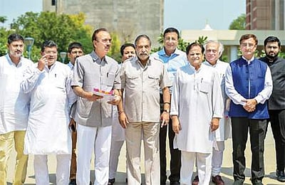 ரஃபேல் ஒப்பந்தம்: மத்திய ஊழல் கண்காணிப்பு ஆணையரிடம் வழக்குப் பதிவு செய்ய காங்கிரஸ் கோரிக்கை