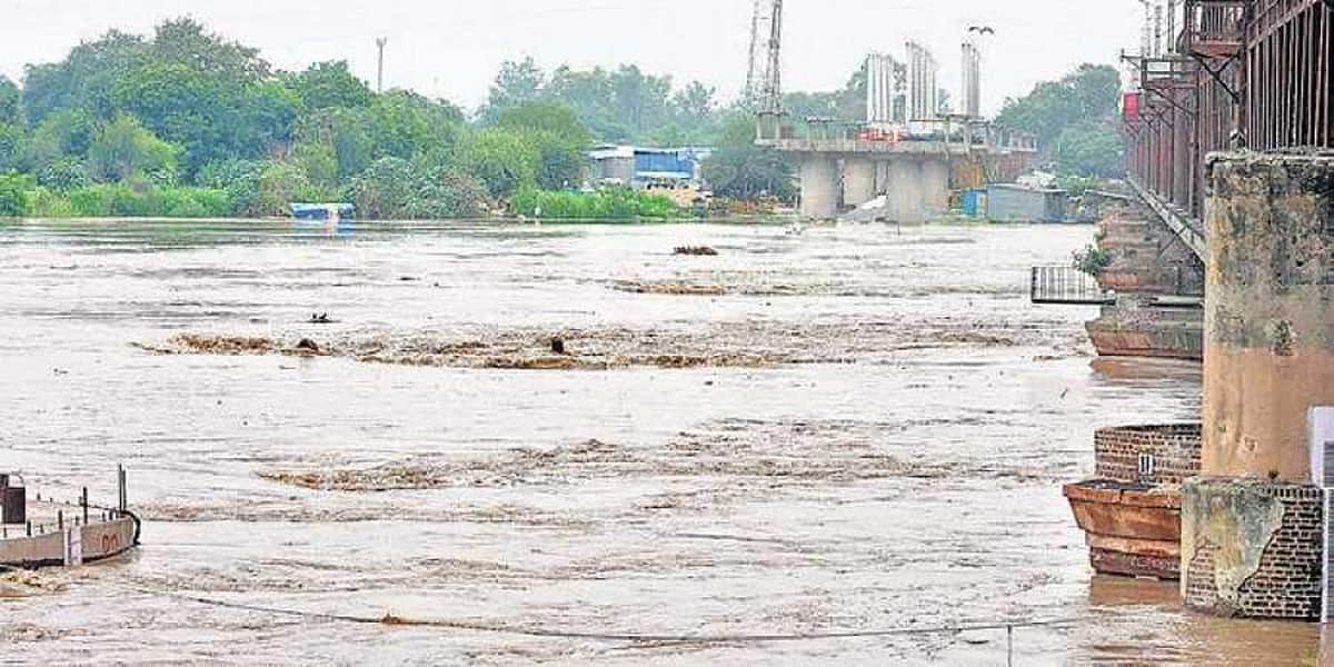 கன மழையால் அபாய நிலையில் யமுனை; தில்லிக்கு எச்சரிக்கை