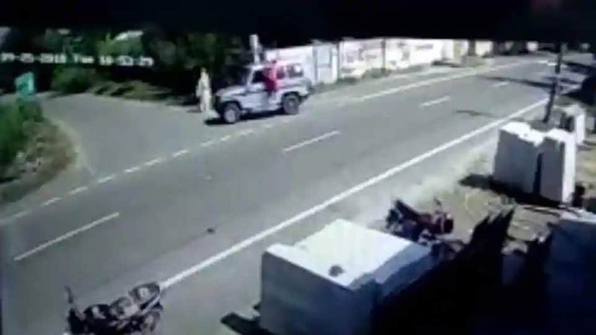 ஜீப்பின் மேற்கூரையில் கட்டி வைத்து அழைத்து வரப்பட்ட இளம்பெண்: பஞ்சாப் போலீஸ் பயங்கரம்