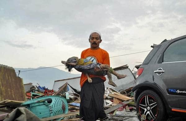 இந்தோனேஷியாவில் நிலநடுக்கம் மற்றும் சுனாமிக்கு பலியானோரின் எண்ணிக்கை 384 ஆக உயர்வு