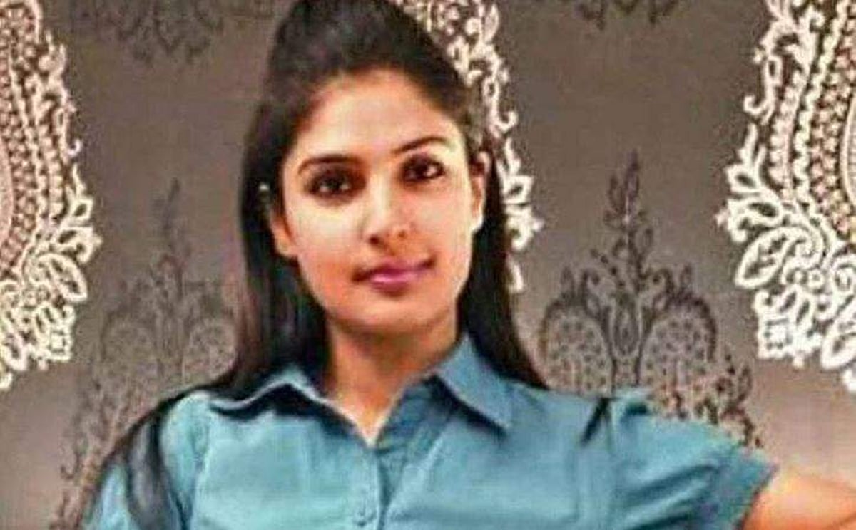 இந்தியாவின் முதல் காஷ்மீரிய முஸ்லீம் பெண் விமான ஓட்டி இராம் ஹபீப்