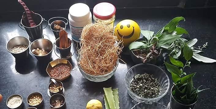 வாழ்க்கைல சிக்கல்னா அதுக்குப் பல தீர்வுகள்... ஆனா கூந்தல்ல சிக்கல்னா ஒரே தீர்வு சிகைக்காய் மட்டும் தான்! 