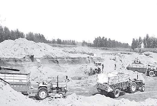 மணல் கடத்தலுக்கு துணைபோகும் போலீஸார்!