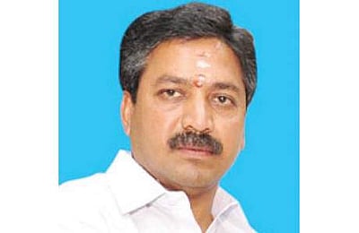 அதிமுக விதிகள் திருத்தம் விவகாரம்: தலைமைத் தோ்தல் ஆணையத்தில் தமிழக அமைச்சா் சி.வி.சண்முகம் பதில் மனு 