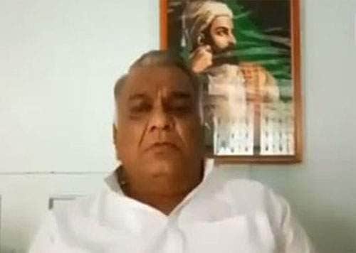 பாஜக எம்எல்ஏ நாக்கை வெட்டி வருபவருக்கு ரூ.5 லட்சம் பரிசு