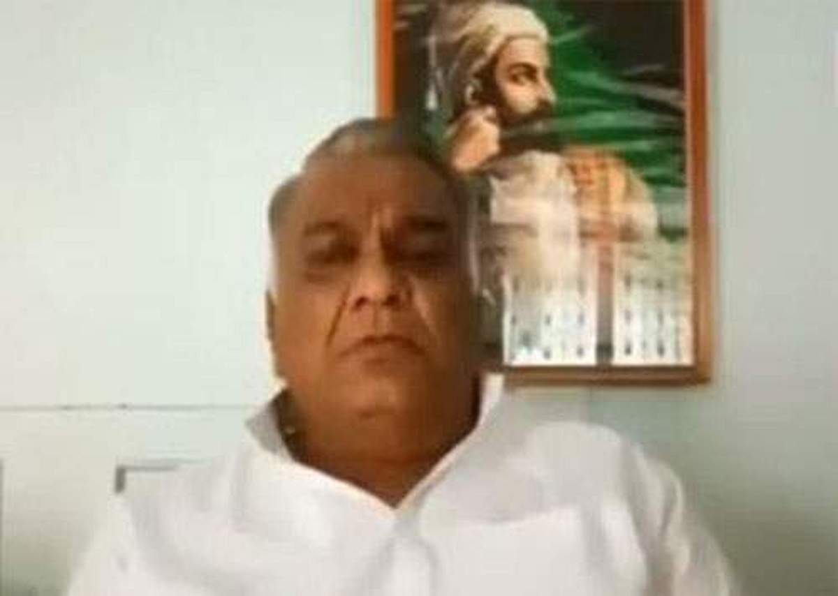 பாஜக எம்எல்ஏ நாக்கை வெட்டி வருபவருக்கு ரூ.5 லட்சம் பரிசு