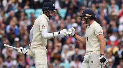 டெஸ்ட்: இந்திய அணியை மீண்டும் வெறுப்பேற்றும் இங்கிலாந்து பின்வரிசை வீரர்கள்! 304/8