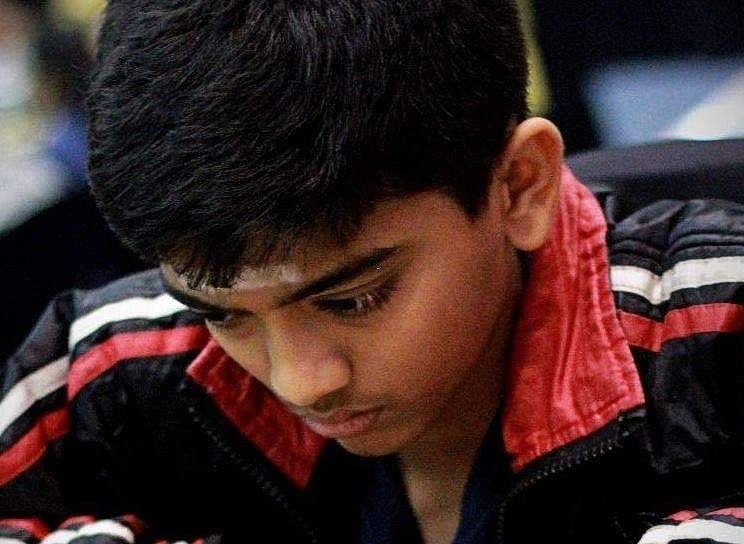 உலகின் 2-வது இளம் செஸ் கிராண்ட் மாஸ்டரான சென்னை வீரர்: பிரக்ஞானந்தாவின் சாதனையைப் பின்னுக்குத் தள்ளினார்!