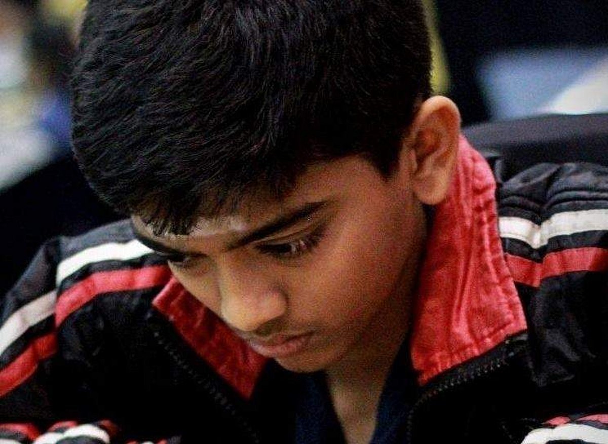 உலகின் 2-வது இளம் செஸ் கிராண்ட் மாஸ்டரான சென்னை வீரர்: பிரக்ஞானந்தாவின் சாதனையைப் பின்னுக்குத் தள்ளினார்!