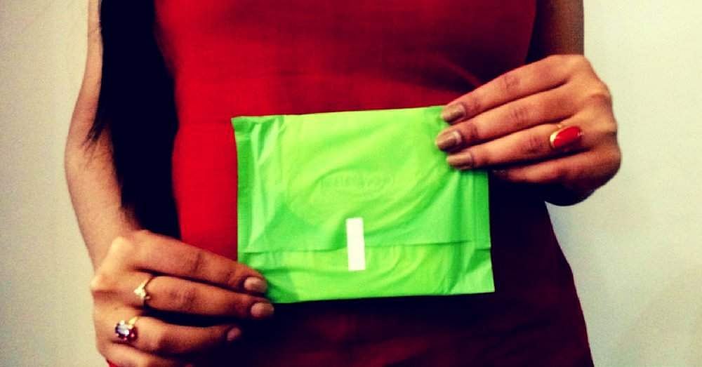 பெண்களே உஷார்! சானிடரி நாப்கினில் பெரிய ஆபத்து உள்ளது! (விடியோ)