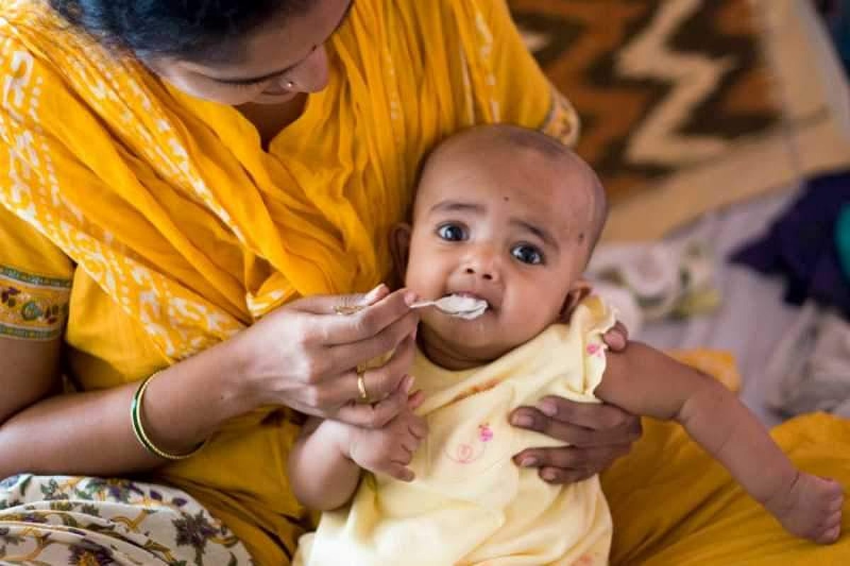 சாப்பிட அடம்பிடிக்கும் குழந்தைகளைச் சமாளிக்க அம்மாவின் கைமணத்தில் டேஸ்ட்டி சத்துமாவு ரெஸிப்பி!