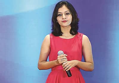 கொரிய மொழியில் பாடி அசத்தும் சென்னைக் கல்லூரி மாணவி!