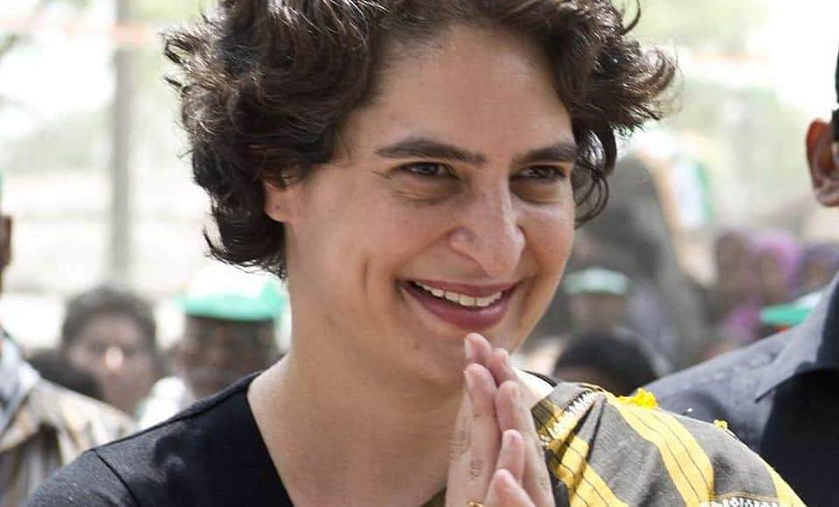 மதுரை பாணியில் போஸ்டர் போட்டு மிரட்டும் காங்கிரஸார்: என்ன செய்யப் போகிறார் பிரியங்கா?