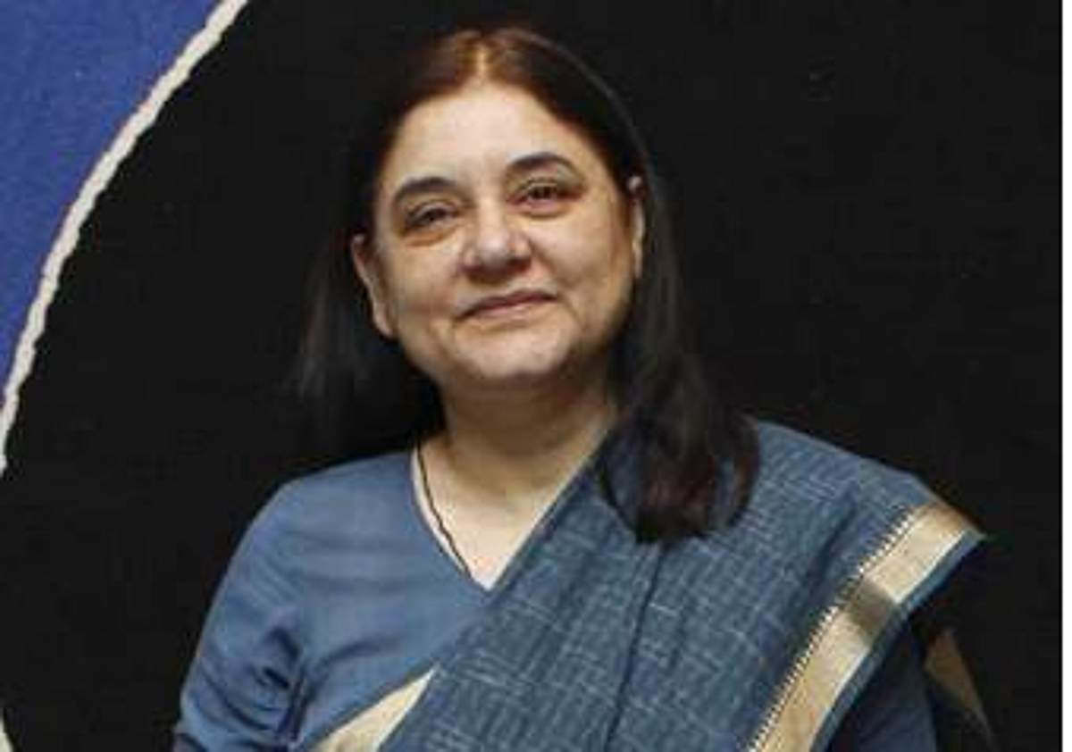 வேட்பாளர்களிடம் பணம் பெற்றுக் கொண்டு தொகுதியை விற்பவர்தான் மாயாவதி: மேனகா காந்தி பகீர் புகார்