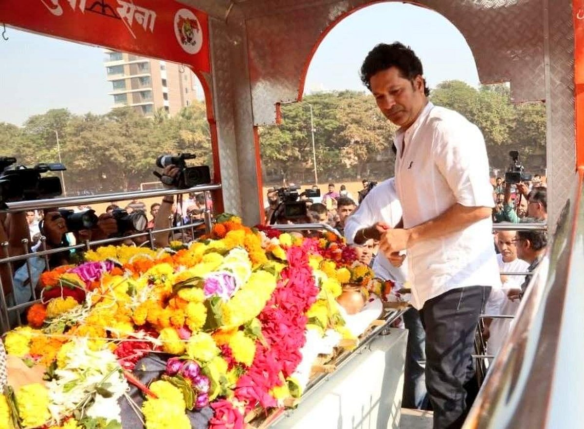 சச்சின் பயிற்சியாளரின் உடல் அரசு மரியாதையுடன் தகனம் செய்யப்படாதது ஏன்?: வெடித்துள்ள புதிய சர்ச்சை!