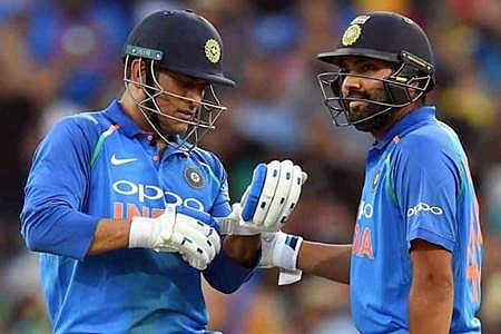 தோனியின் சாதனையை சமன் செய்த ரோஹித்!