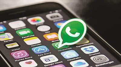 இணையவழி செயலி மூலமாக கடன் பெற்ற பெண்ணின் விவரத்தைத் திருடி வாட்ஸ்அப்பில் அவதூறு