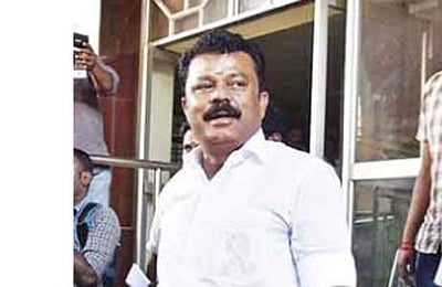 முன்னாள் அமைச்சர் பாலகிருஷ்ண ரெட்டிக்கு விதிக்கப்பட்ட தண்டனைக்கு தடை கிடையாது: உயர் நீதிமன்றம் மறுப்பு  