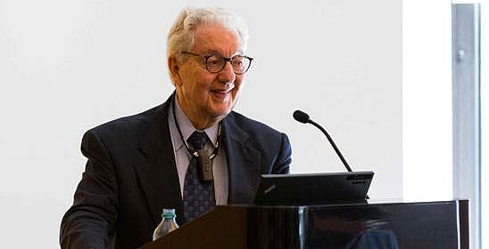 போதை மறுவாழ்வு சிகிச்சையில் கொடி கட்டிப் பறந்த இந்த மருத்துவரை கொண்டாடுகிறது கூகுள் டூடுல்!