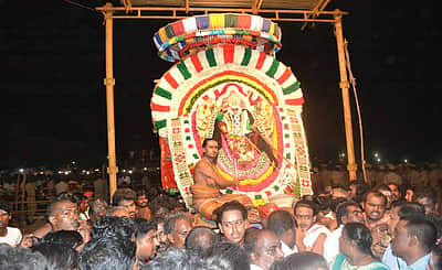 தசரா: குலசேகரன்பட்டினத்துக்கு 
அக்.16-வரை கூடுதல் பேருந்துகள்