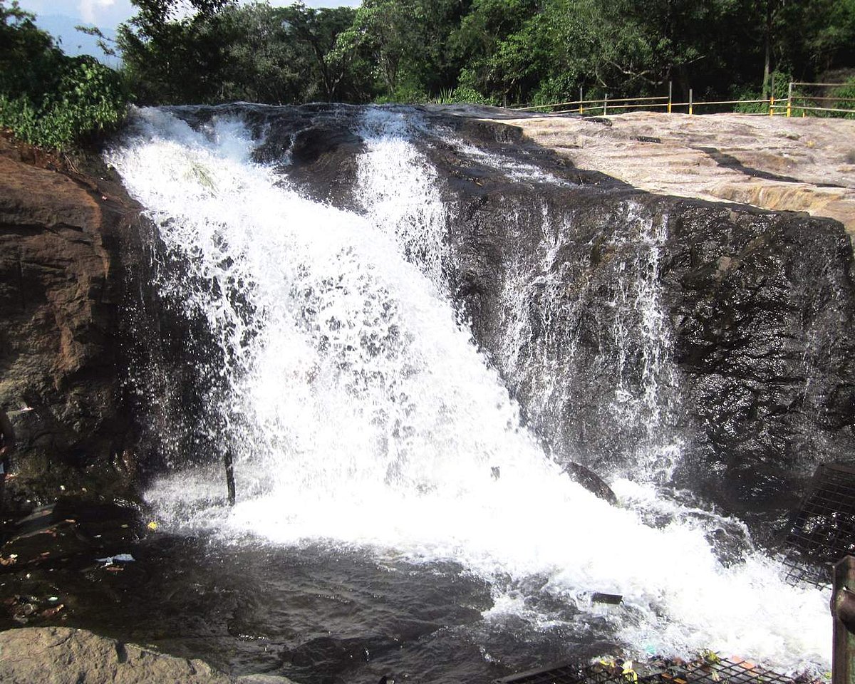 கும்பக்கரை அருவியில் தொடர்ந்து 20 வது நாளாக குளிக்கத் தடை!