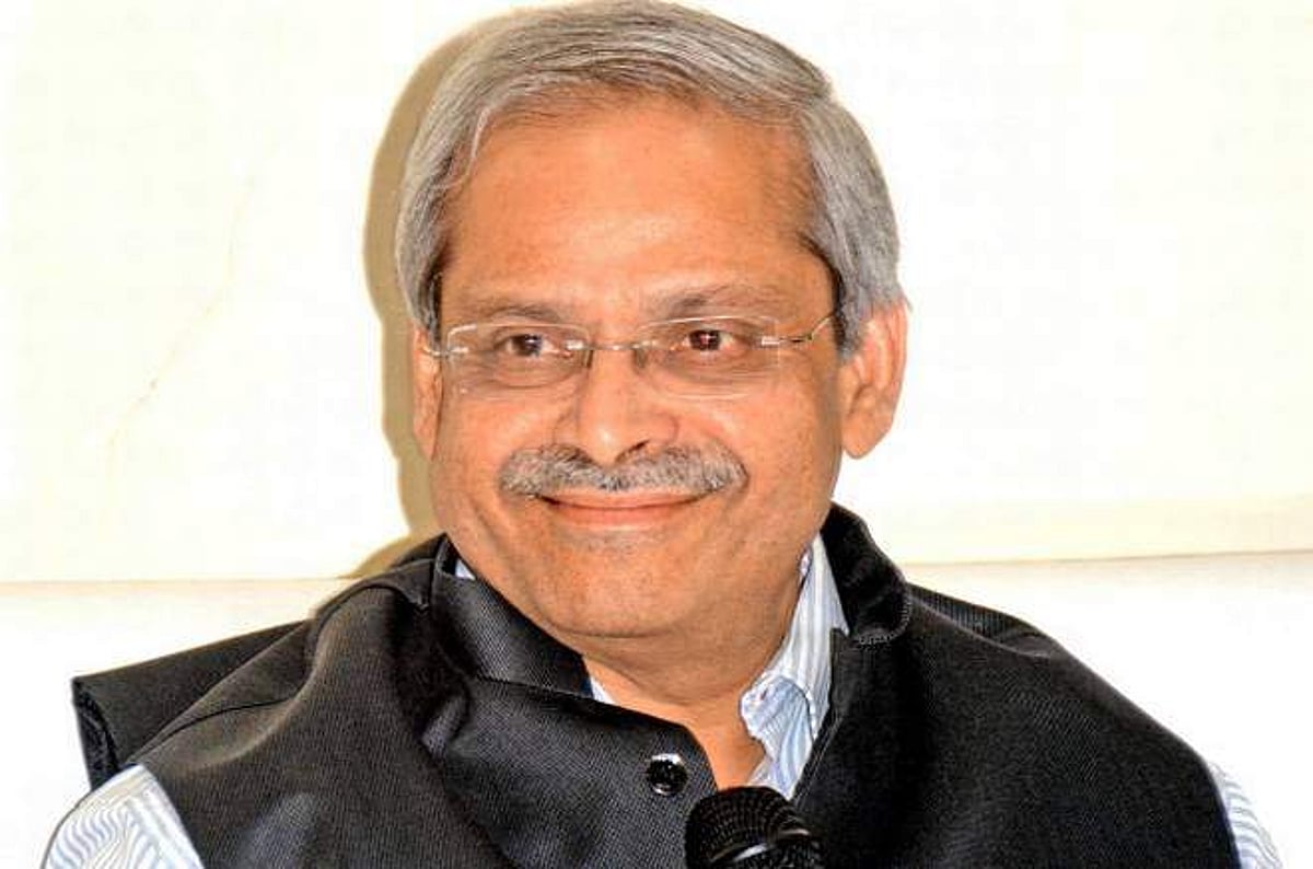 பொருளாதாரத்தில் மன்மோகனை பார்த்துக் கற்றுக் கொள்ளுங்கள்: பாஜகவை போட்டுத் தாக்கிய நிர்மலா சீதாராமனின் கணவர்!