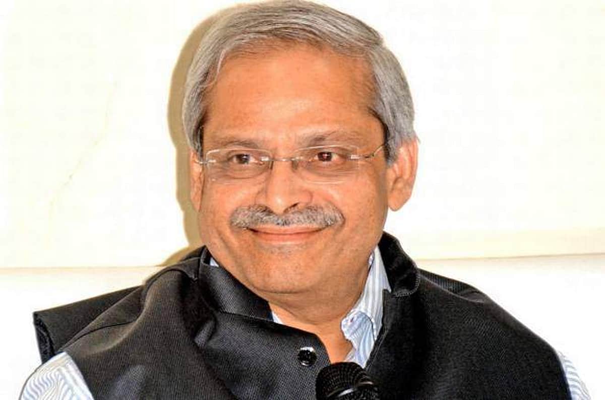 பொருளாதாரத்தில் மன்மோகனை பார்த்துக் கற்றுக் கொள்ளுங்கள்: பாஜகவை போட்டுத் தாக்கிய நிர்மலா சீதாராமனின் கணவர்!