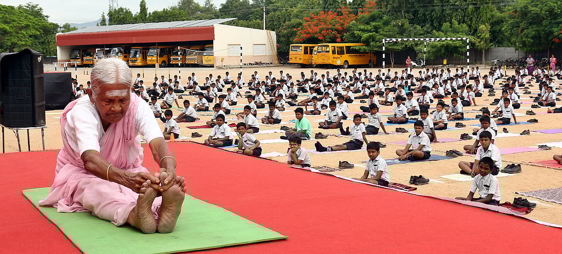 யோகா பாட்டி: 99 வயதிலும் யோகா