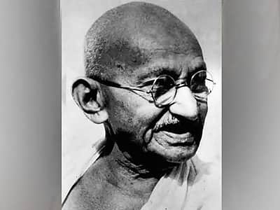 மகாத்மா காந்தி வாசகர் கவிதை பகுதி 3