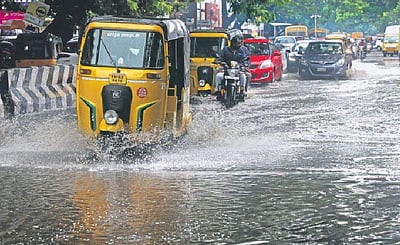 மக்களே உஷார்... அக்.15-ல் சென்னைக்கு ஆரஞ்ச் எச்சரிக்கை!