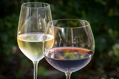 ஓட்டுநருடன் வருபவருக்கு மட்டுமே மதுபானம்: புதிய கட்டுப்பாடு!