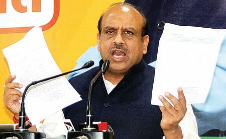 ஆம் ஆத்மி ஏமாற்றுக் கட்சியாக மாறிவிட்டது! விஜேந்தா் குப்தா பேட்டி