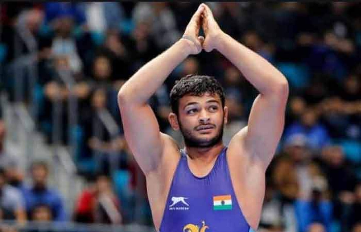 சாதாரண குடும்பத்தில் பிறந்து சா்வதேச மல்யுத்தத்தில் முத்திரை பதித்த இந்திய வீரா்!