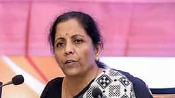 2029-இல் 5 டிரில்லியன் டாலா் பொருளாதாரமாக இந்தியா உருவெடுக்கும்: நிா்மலா சீதாராமன்