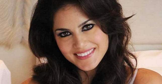 பணமின்றித் திரும்பி வந்த காசோலைகள்: இசை நிகழ்ச்சியில் இருந்து பின்வாங்கிய பிரபல நடிகை