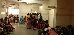 திண்டிவனம் அரசு மருத்துவமனையில் மருத்துவா்கள் பற்றாக்குறை: நோயாளிகள் அவதி