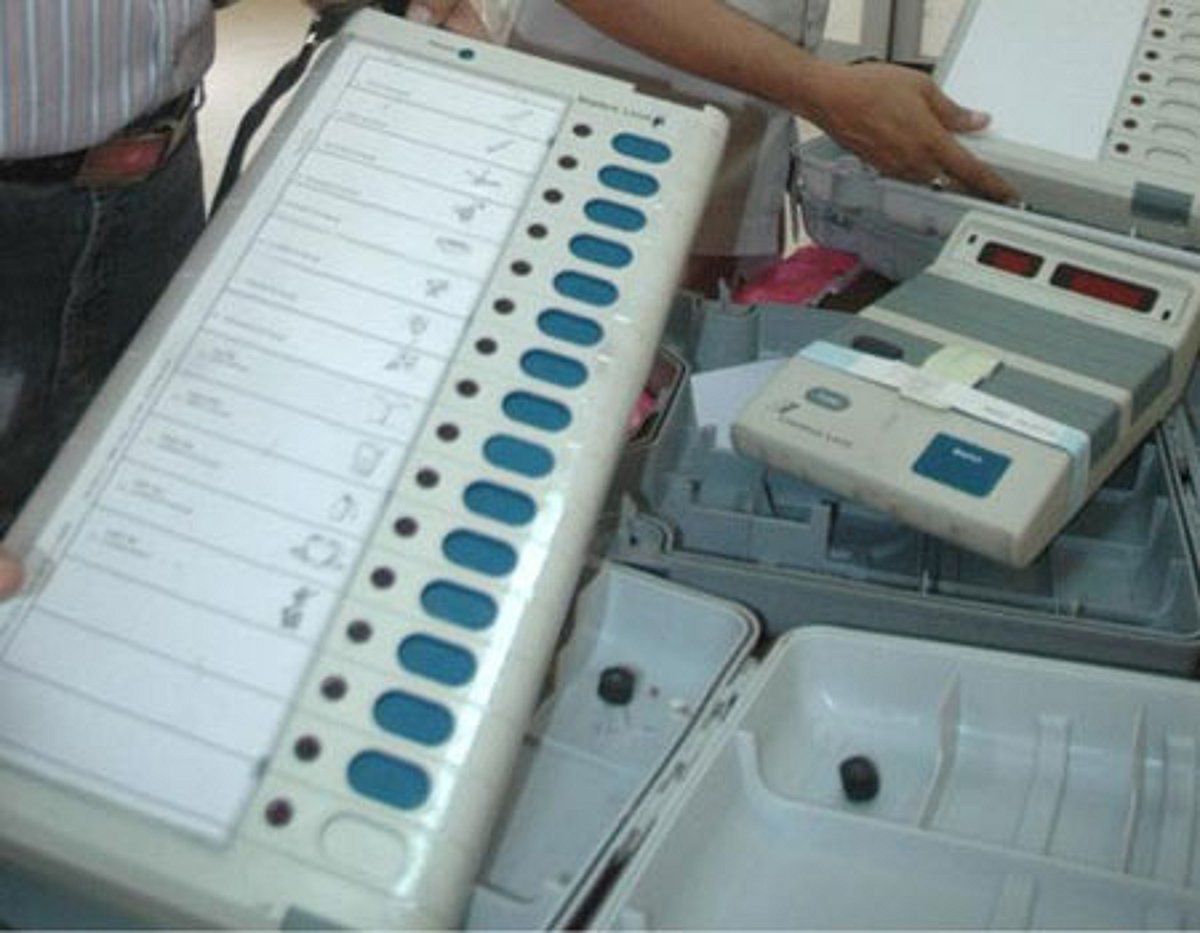 ஜார்க்கண்ட் விநோதம்: தந்தை, தாயைத் தொடர்ந்து எம்எல்ஏ ஆன மகள்