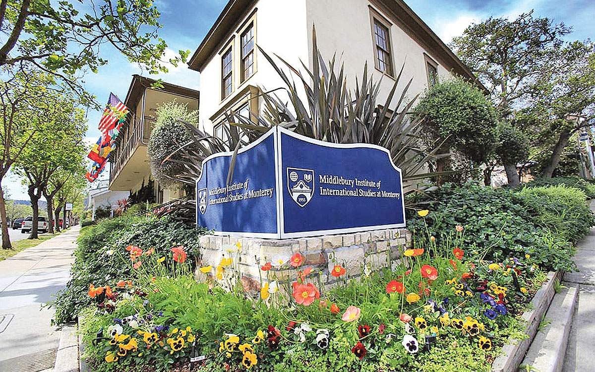 மொழிபெயர்ப்பாளர்... உரை பெயர்ப்பாளர்!